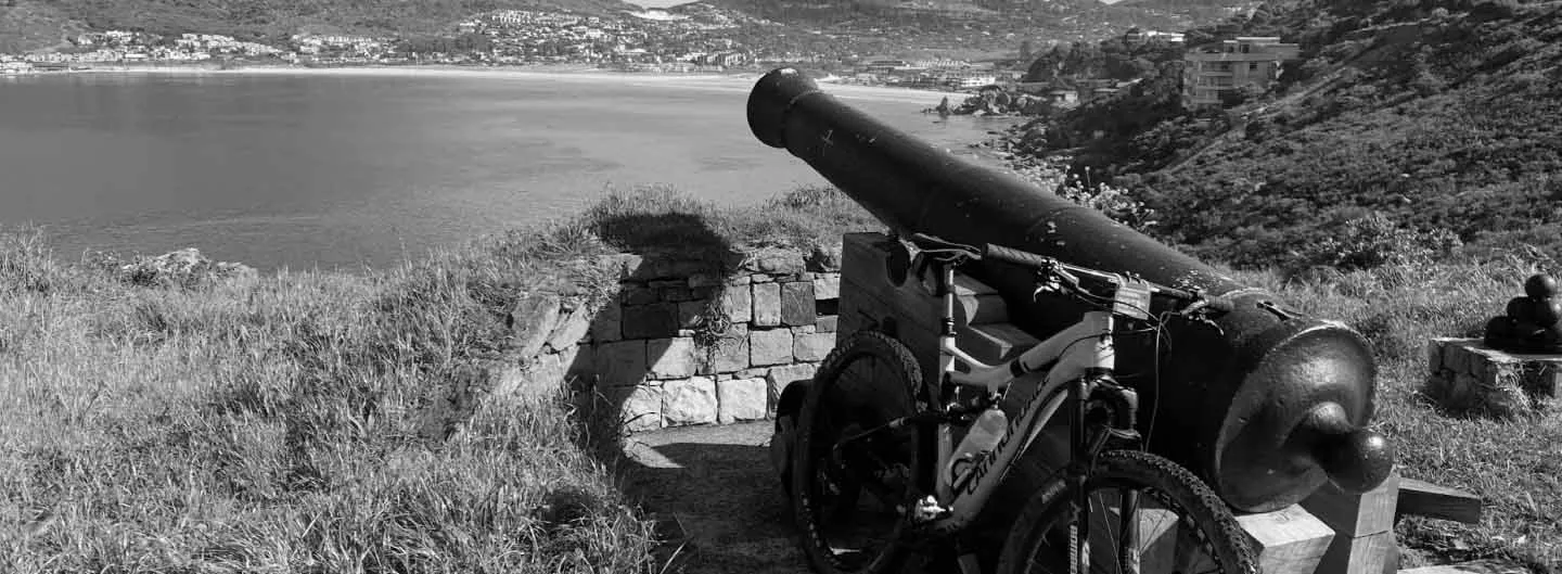 A historical cannon along the Cape Town Cannon Challenge route